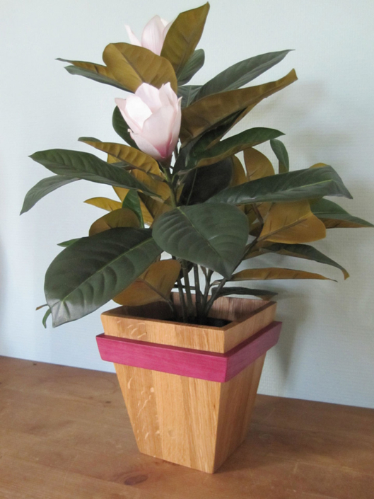 Sierbloempot van purperhart en gerecycled eikenhout